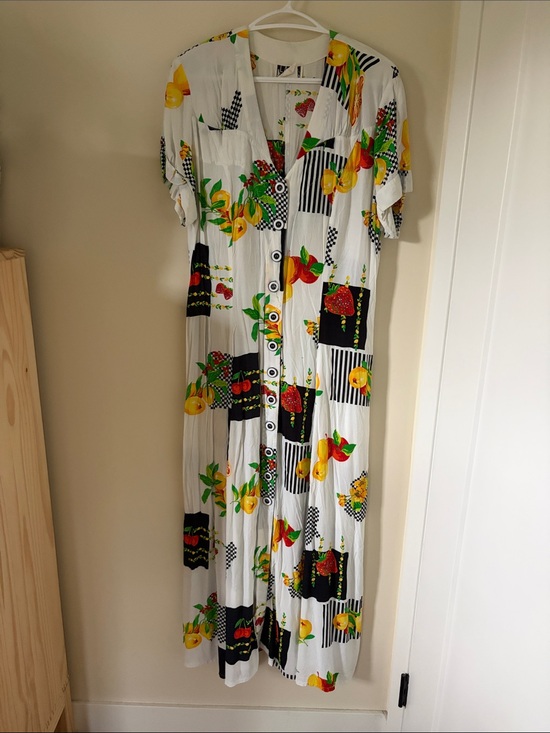 Dresses & Skirts - Vintage 90s fruit button up dress